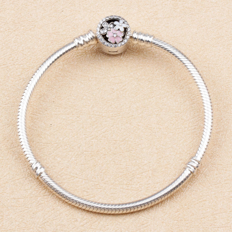 S925 sterling silver fashion personality European and American bracelets Magnolia snake bone chain free DIY beaded pendant sterling silver jewelry.