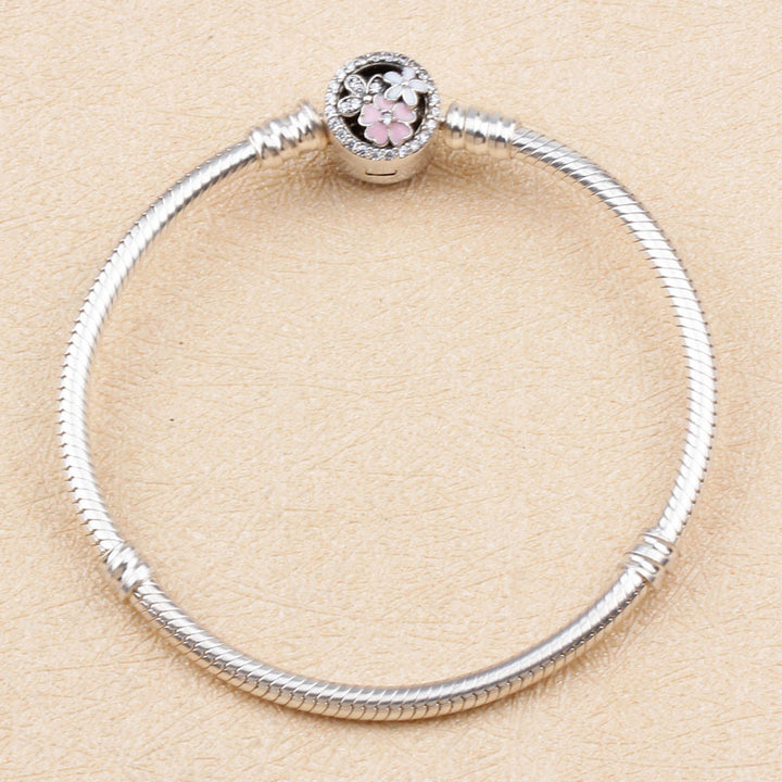 S925 sterling silver fashion personality European and American bracelets Magnolia snake bone chain free DIY beaded pendant sterling silver jewelry.