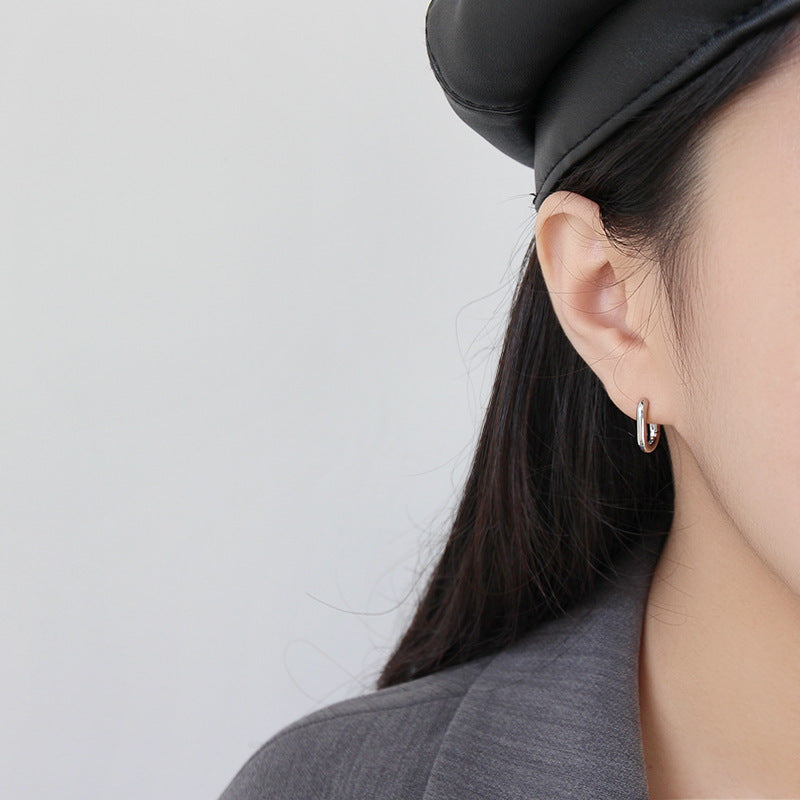 S925 sterling silver earrings with retro oval rings and circular ear buckles plated with gold and silver earrings